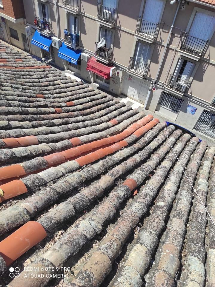 Limpieza de tejados — trabajo de Canalones Sierra