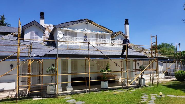 Reparación y mantenimiento de tejados — trabajo de Canalones Sierra